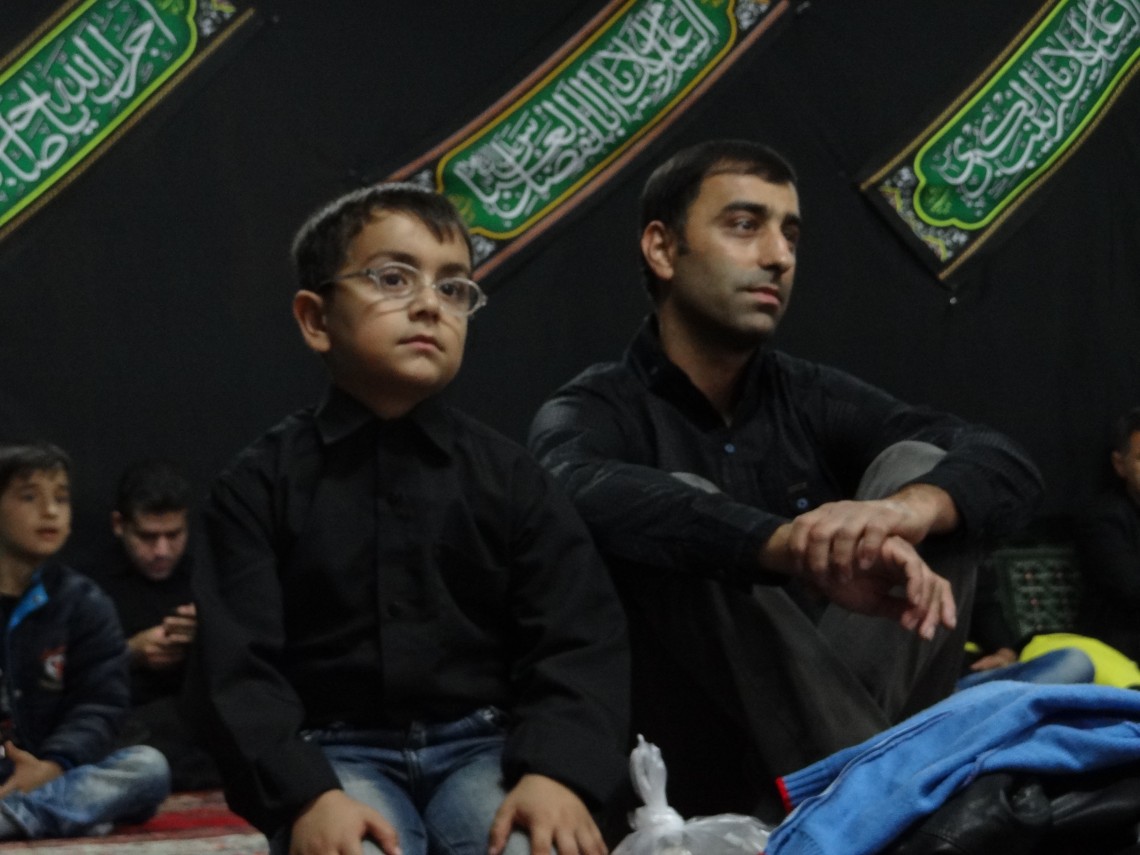 سوگواره چهارم-عکس 8-صادق قلیچ لی-جلسه هیأت فضای داخلی