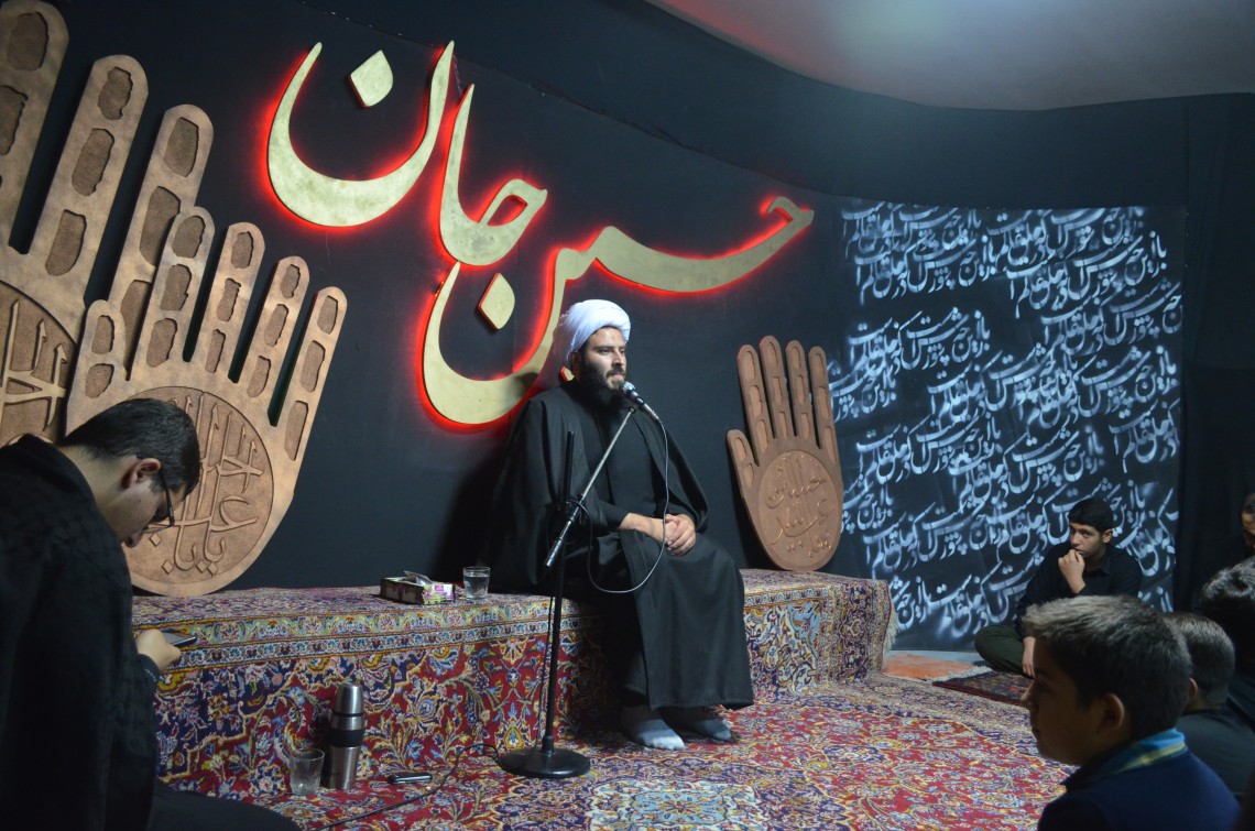 سوگواره چهارم-عکس 3-حامد یلان-جلسه هیأت فضای داخلی