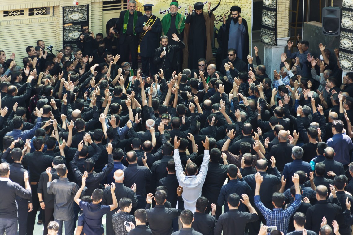 فراخوان ششمین سوگواره عاشورایی عکس هیأت-مسلم محمدی-بخش اصلی -جلسه هیأت