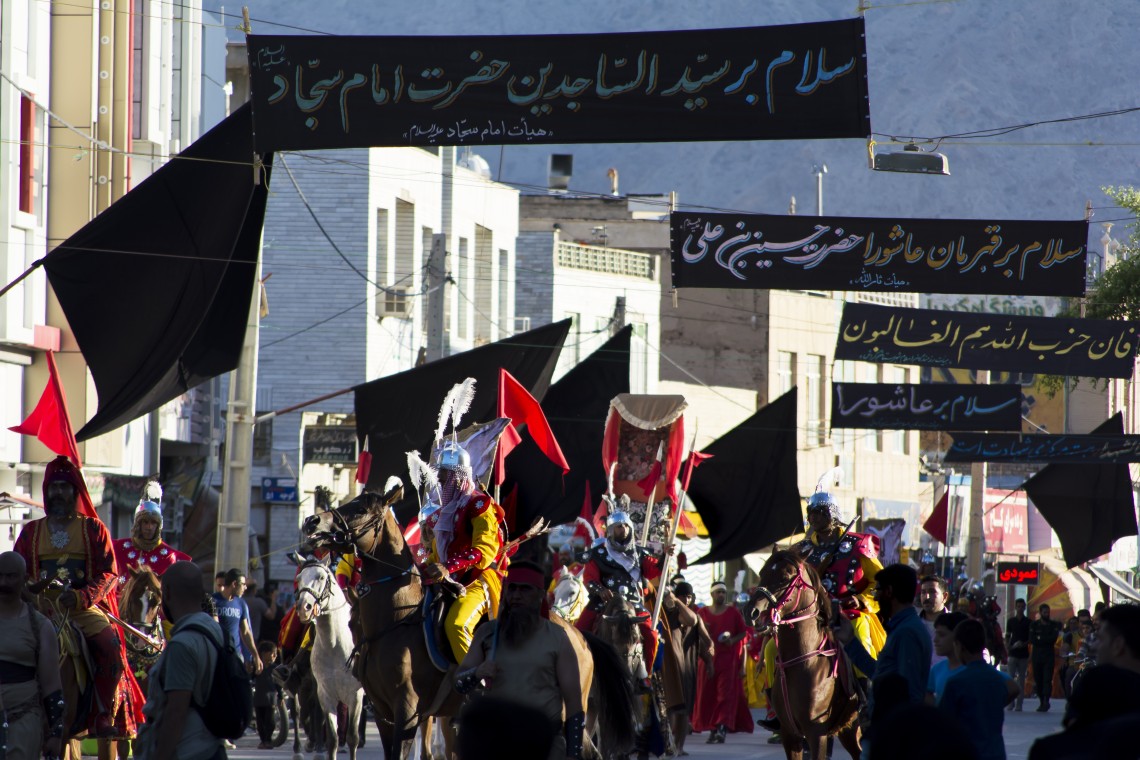 فراخوان ششمین سوگواره عاشورایی عکس هیأت-مسلم محمدی-بخش اصلی -جلسه هیأت