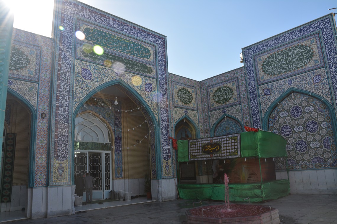 سوگواره چهارم-عکس 6-میلاد نریمانی-جلسه هیأت فضای بیرونی