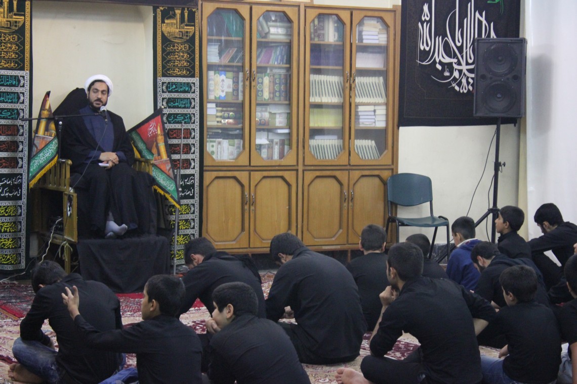 سوگواره چهارم-عکس 2-جواد ایزدی-جلسه هیأت فضای داخلی