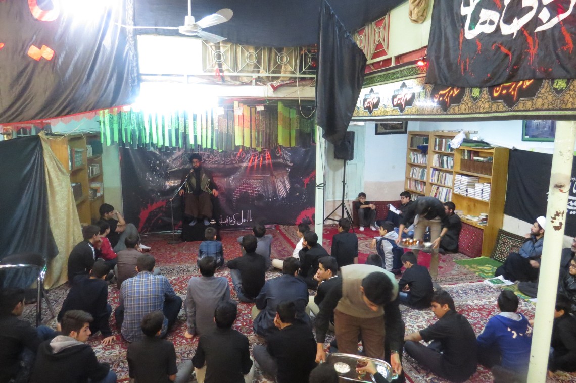 سوگواره چهارم-عکس 14-محمد رضایی-جلسه هیأت فضای داخلی