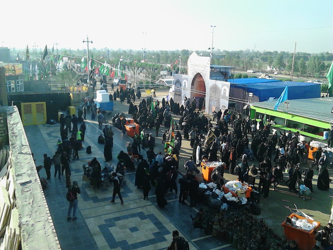 سوگواره چهارم-عکس 5-مهلا برات پور-پیاده روی اربعین از نجف تا کربلا