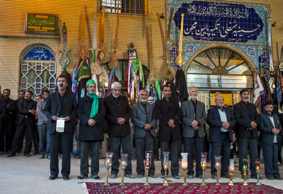 سوگواره چهارم-عکس 10-عباس آذریان-جلسه هیأت فضای داخلی