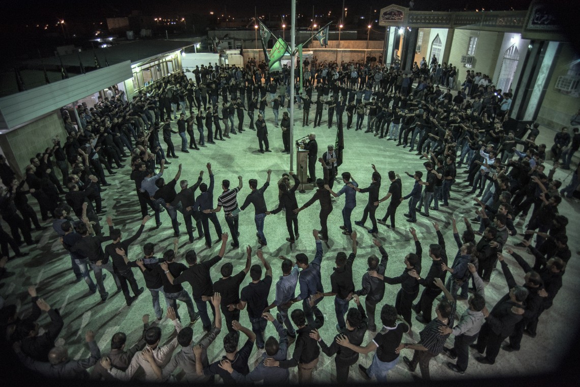 سوگواره چهارم-عکس 21-مصطفی پارسایی-جلسه هیأت فضای داخلی