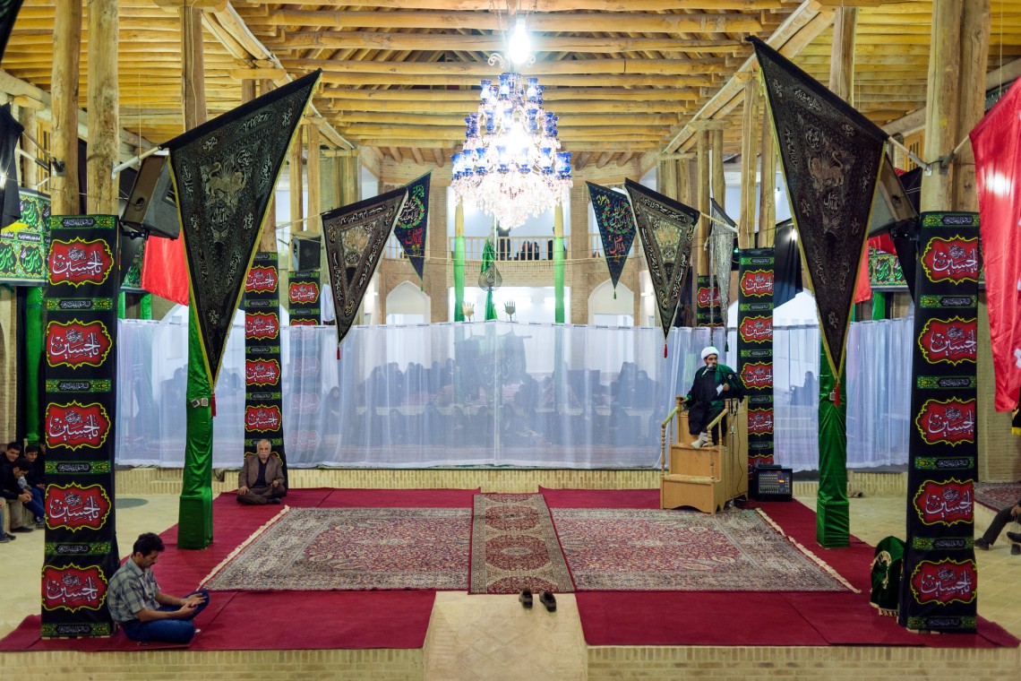 فراخوان ششمین سوگواره عاشورایی عکس هیأت-روزبه فکوری-بخش اصلی -جلسه هیأت