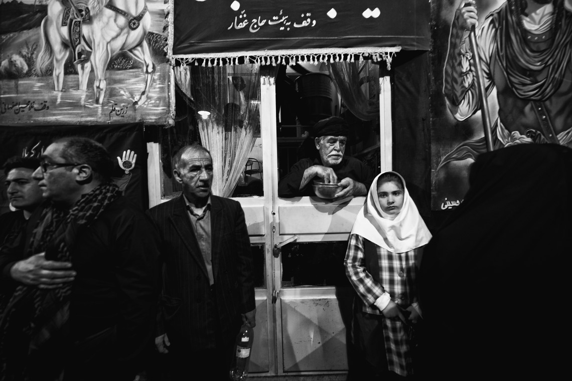 فراخوان ششمین سوگواره عاشورایی عکس هیأت-سید محمد جواد صدری-بخش اصلی -جلسه هیأت