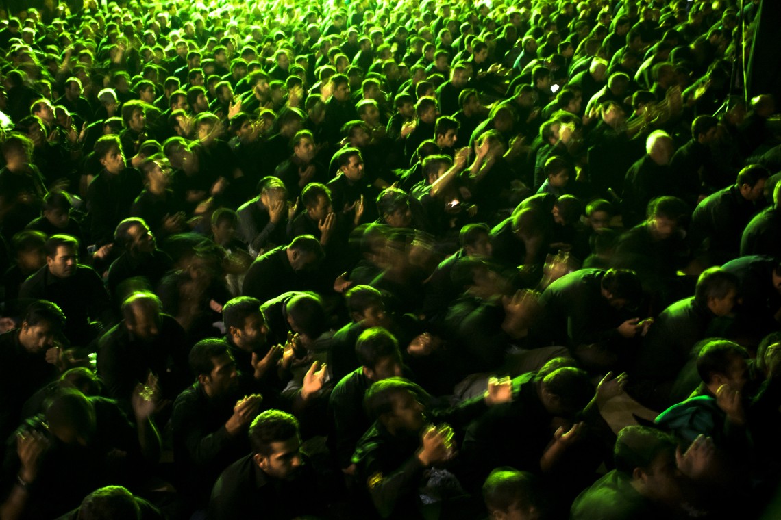 فراخوان ششمین سوگواره عاشورایی عکس هیأت-حسام الدین   باقری کفاش-بخش اصلی -جلسه هیأت