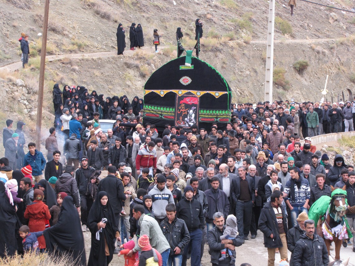 سوگواره چهارم-عکس 17-;مهناز  محمدزمانی-آیین های عزاداری