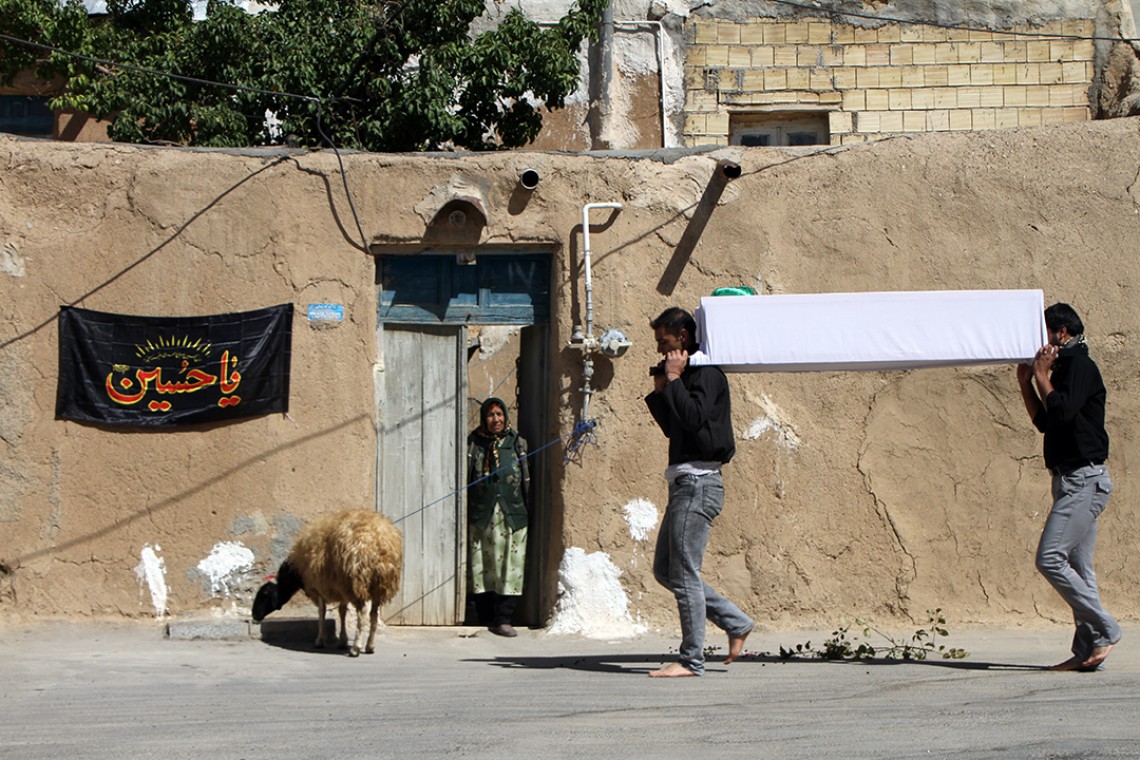سوگواره پنجم-عکس 16-جمشید فرجوندفردا-جلسه هیأت فضای بیرونی