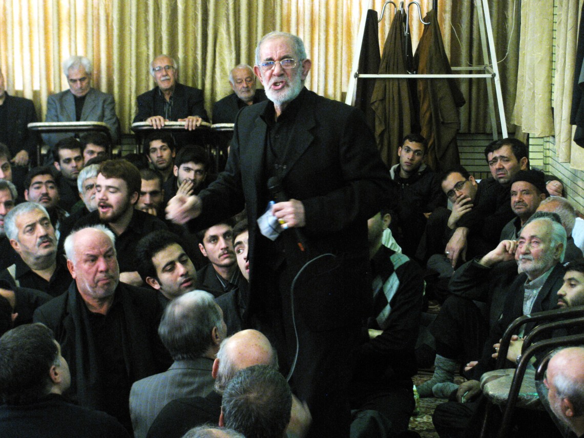 سوگواره چهارم-عکس 2-محمد علیپور شهیر-جلسه هیأت فضای داخلی