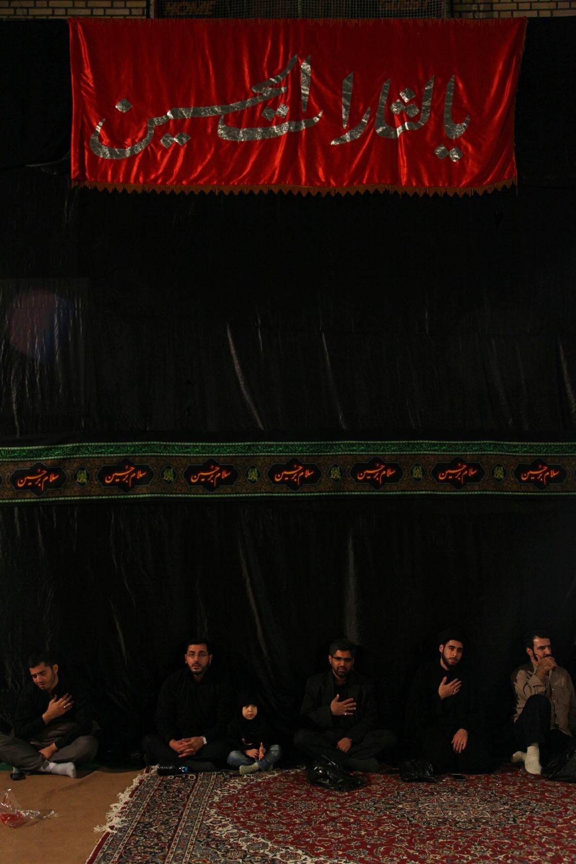 سوگواره چهارم-عکس 55-عبدالحسین بدرلو-جلسه هیأت فضای داخلی