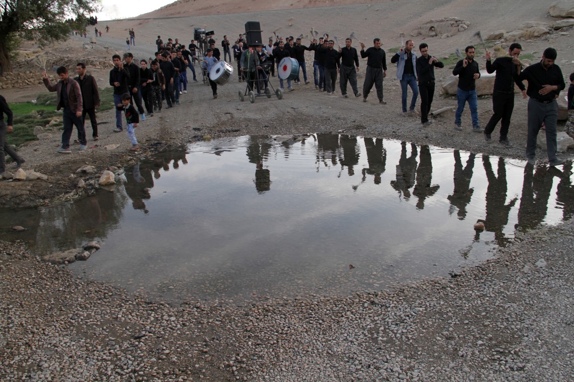 فراخوان ششمین سوگواره عاشورایی عکس هیأت-محمد شهبازی-بخش اصلی -جلسه هیأت