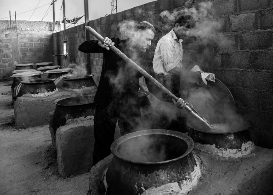 سوگواره چهارم-عکس 6-مجید حجتی-جلسه هیأت فضای بیرونی