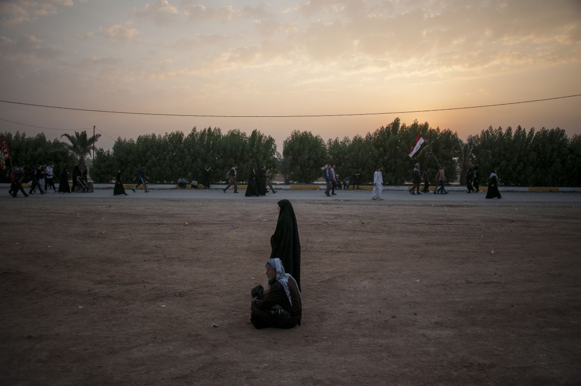 سوگواره چهارم-عکس 6-حامد ایلخان-پیاده روی اربعین از نجف تا کربلا