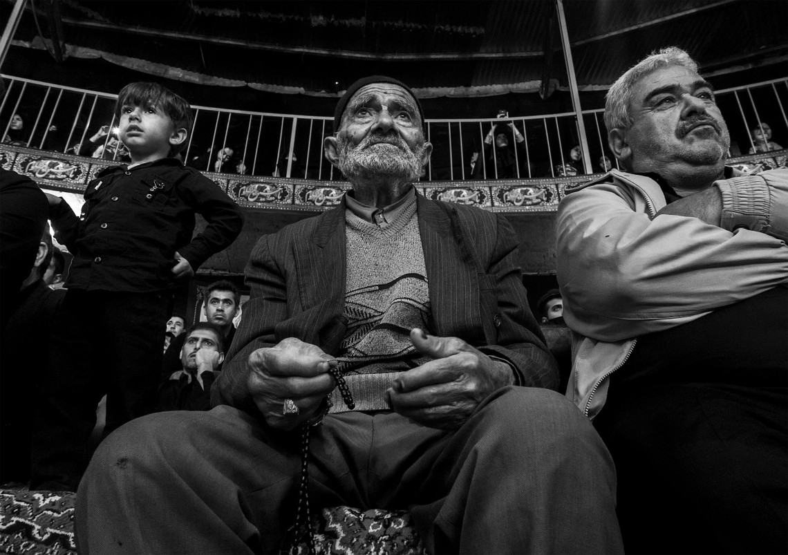 سوگواره چهارم-عکس 2-جواد  روئین-جلسه هیأت فضای داخلی