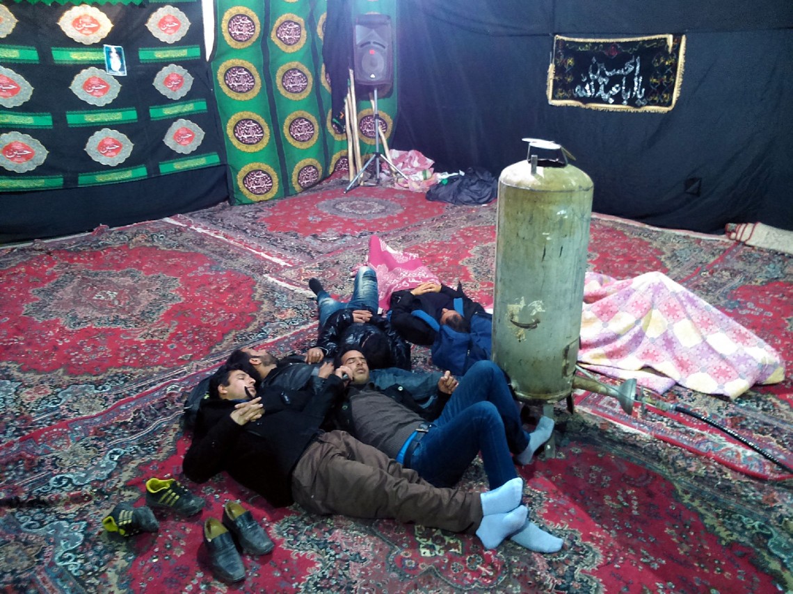 سوگواره چهارم-عکس 53-سلیمان گلی-جلسه هیأت فضای بیرونی