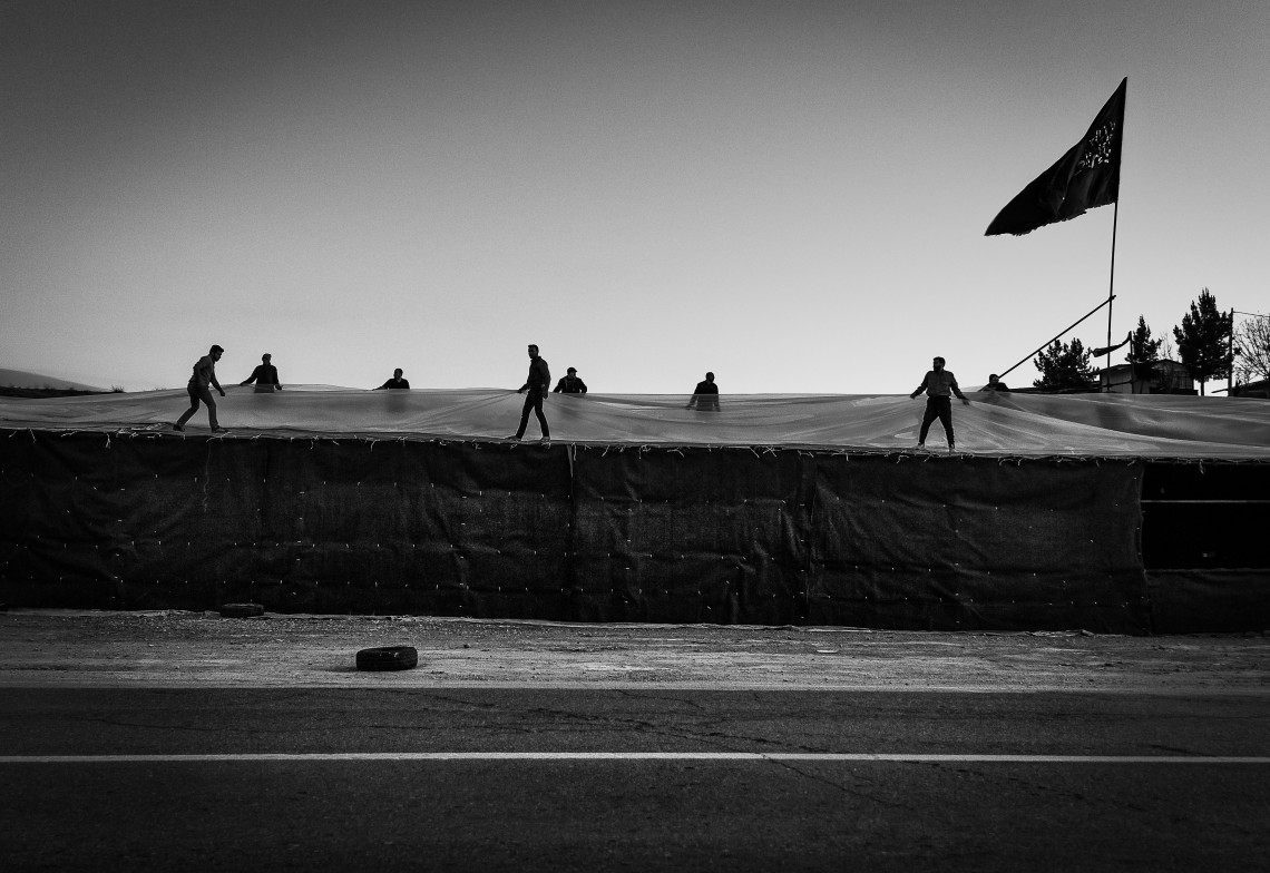 سوگواره چهارم-عکس 10-مجید شقایی فلاح-جلسه هیأت فضای بیرونی