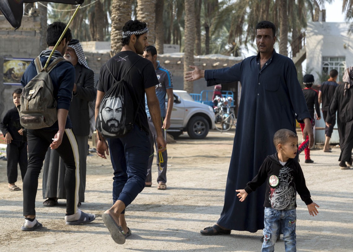 سوگواره چهارم-عکس 15-علی تیموری-پیاده روی اربعین از نجف تا کربلا