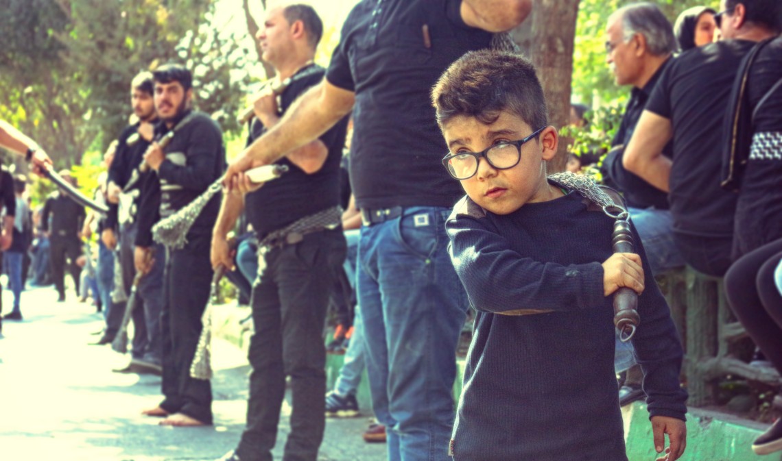 سوگواره پنجم-عکس 30-افشین محمدی-جلسه هیأت فضای بیرونی