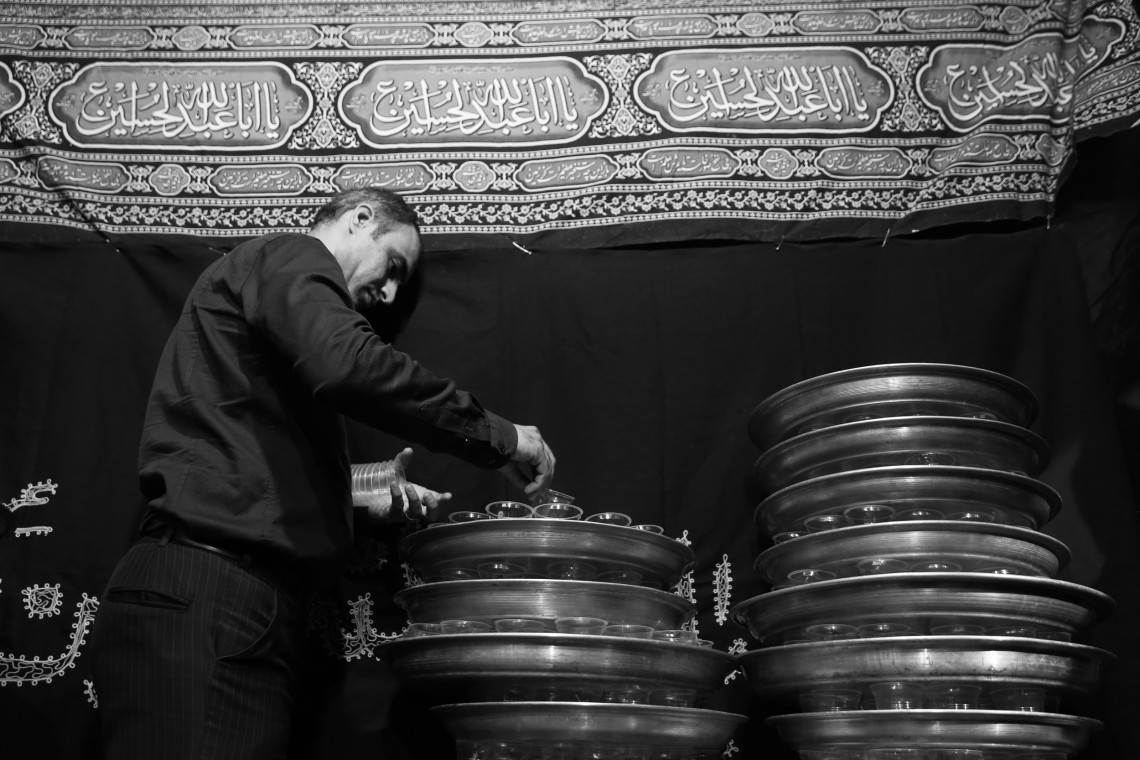 فراخوان ششمین سوگواره عاشورایی عکس هیأت-امیر حسین نظری-بخش اصلی -جلسه هیأت