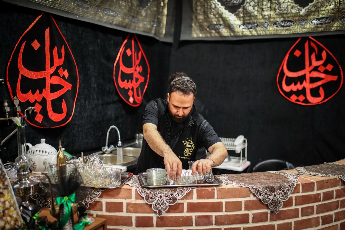 سوگواره پنجم-عکس 14-حامد ملک پور-جلسه هیأت فضای بیرونی