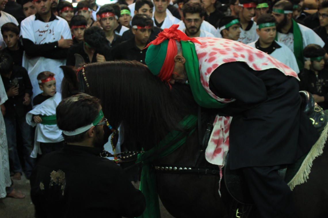 فراخوان ششمین سوگواره عاشورایی عکس هیأت-امیرحسین حسینی-بخش اصلی -جلسه هیأت