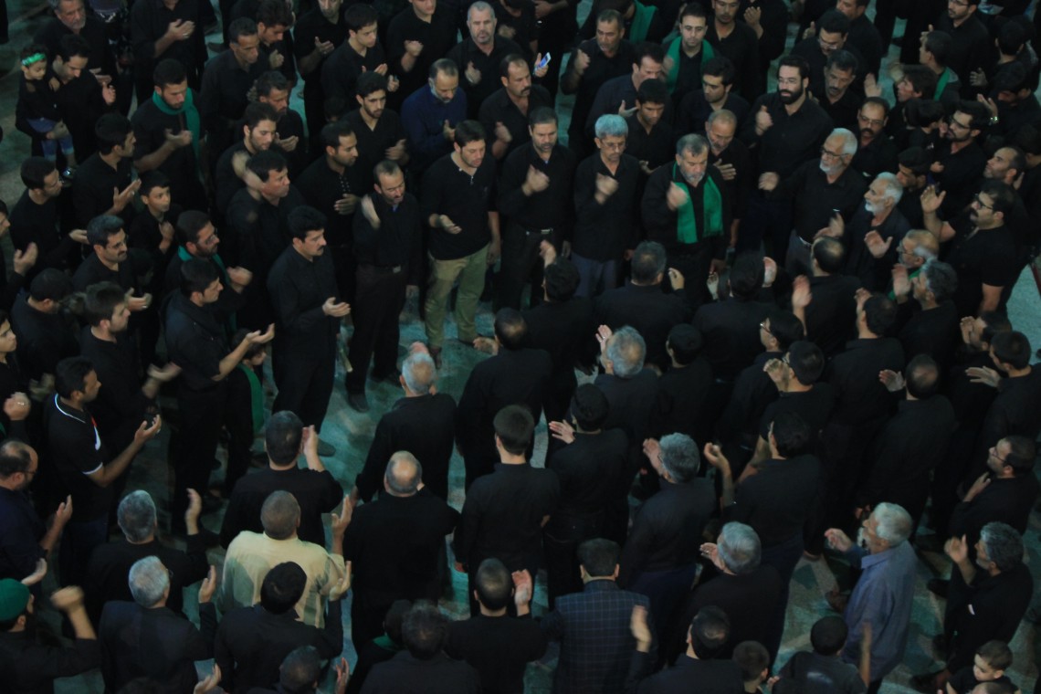 فراخوان ششمین سوگواره عاشورایی عکس هیأت-امیرحسین حسینی-بخش اصلی -جلسه هیأت