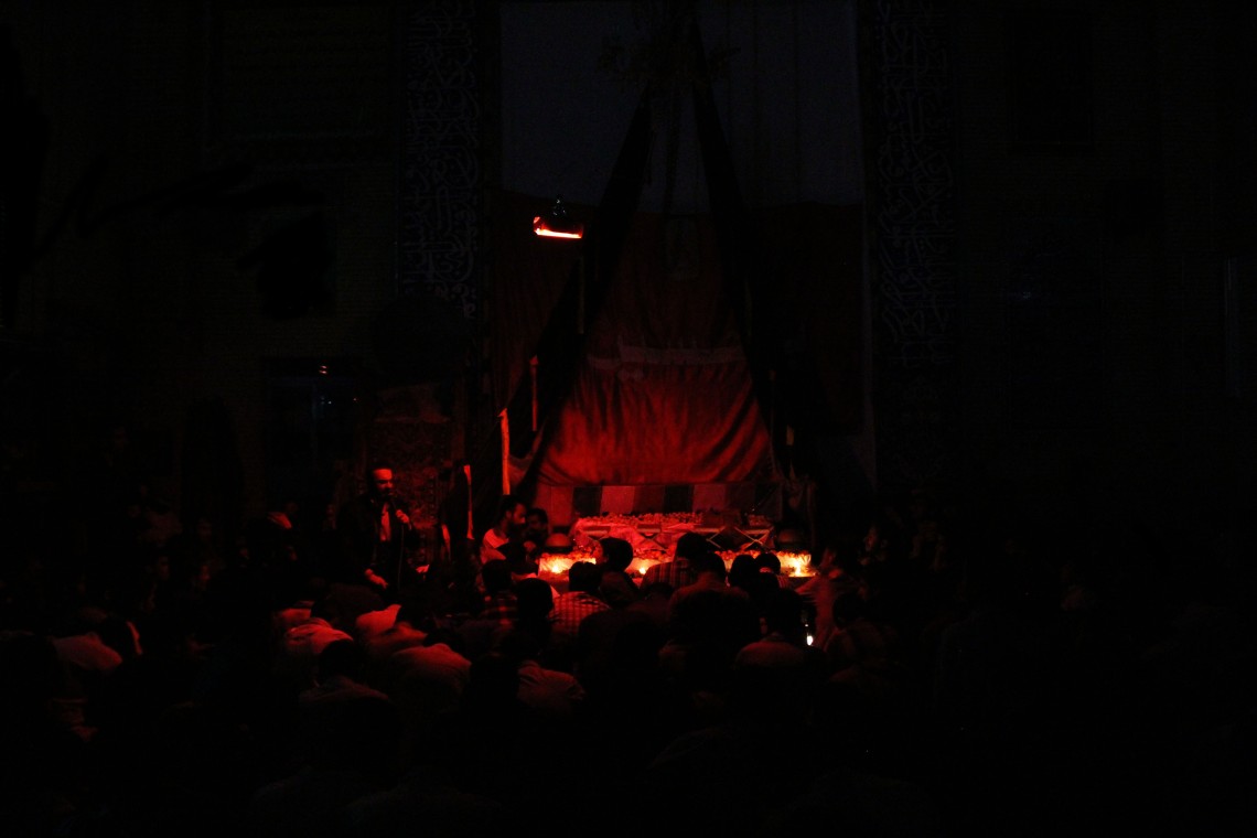 سوگواره پنجم-عکس 8-حسینعلی مرادی-جلسه هیأت فضای بیرونی