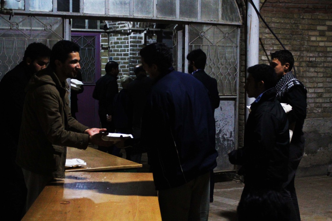 سوگواره دوم-عکس 5-حسین کرمیان-جلسه هیأت یادبود