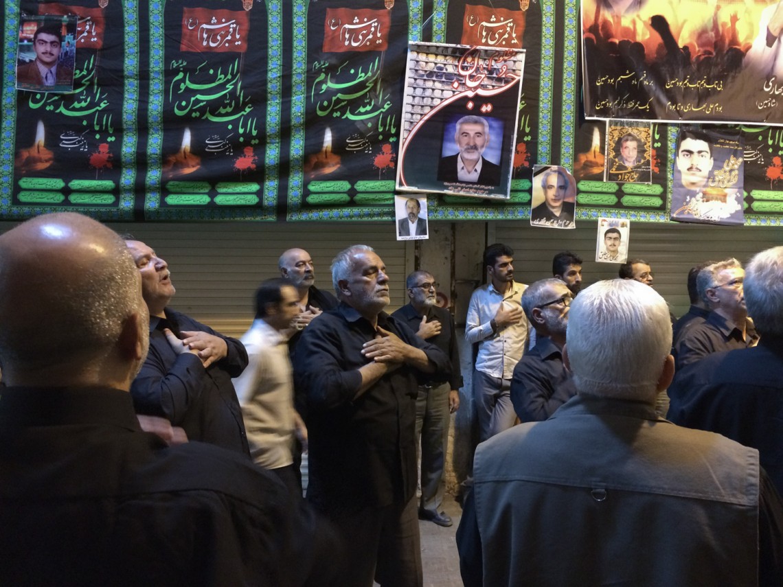 سوگواره پنجم-عکس 2-عاطفه سادات صفوی-جلسه هیأت فضای بیرونی