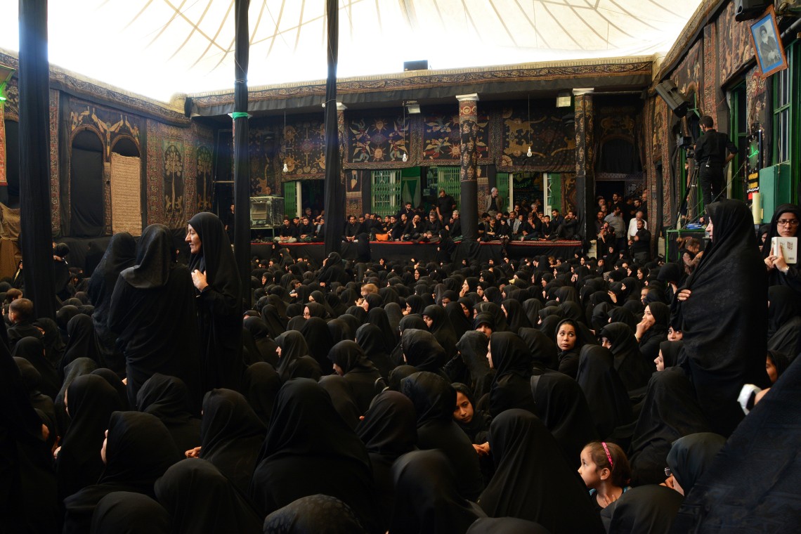 فراخوان ششمین سوگواره عاشورایی عکس هیأت-آمنه محمدی-بخش اصلی -جلسه هیأت