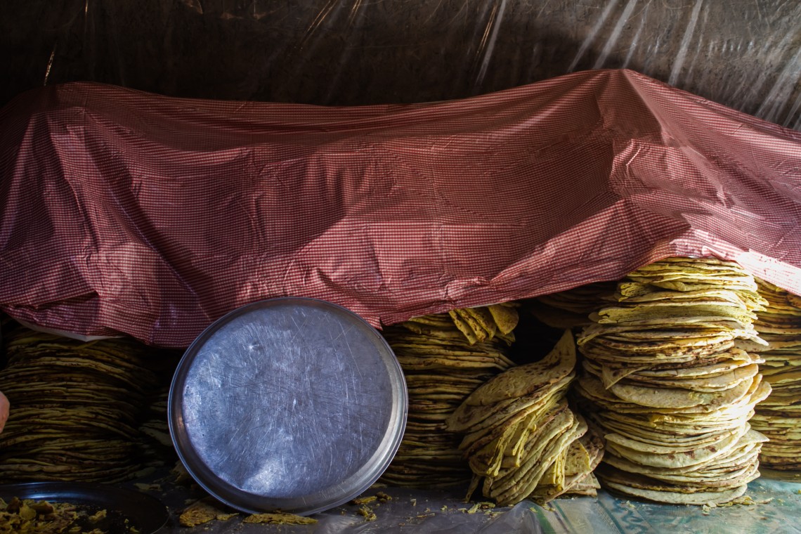 سوگواره پنجم-عکس 7-احسان شکیبا-جلسه هیأت فضای بیرونی