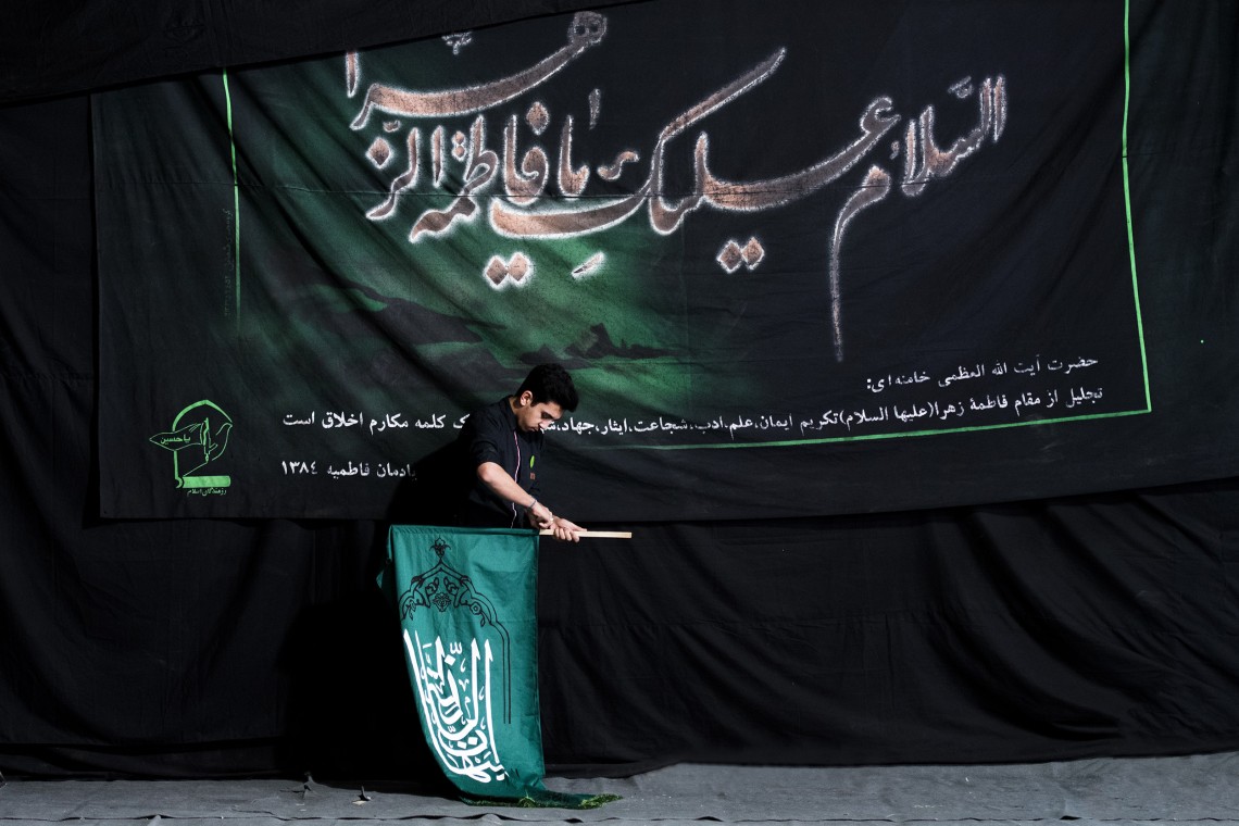 فراخوان ششمین سوگواره عاشورایی عکس هیأت-احسان جزینی-بخش اصلی -جلسه هیأت