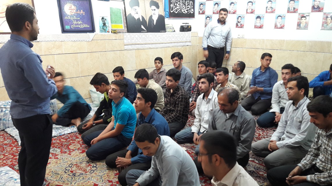 سوگواره پنجم-عکس 9-محمدحسین شیرزادی-جلسه هیأت فضای بیرونی