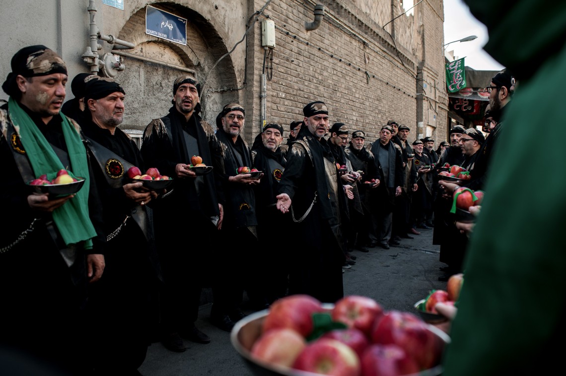 سوگواره پنجم-عکس 5-صدیقه زمانیان-جلسه هیأت فضای بیرونی