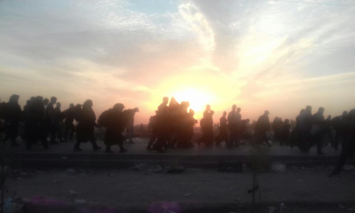 سوگواره پنجم-عکس 2-سیدمحمدمهدی مؤذن سلطان آبادی-پیاده روی اربعین از نجف تا کربلا