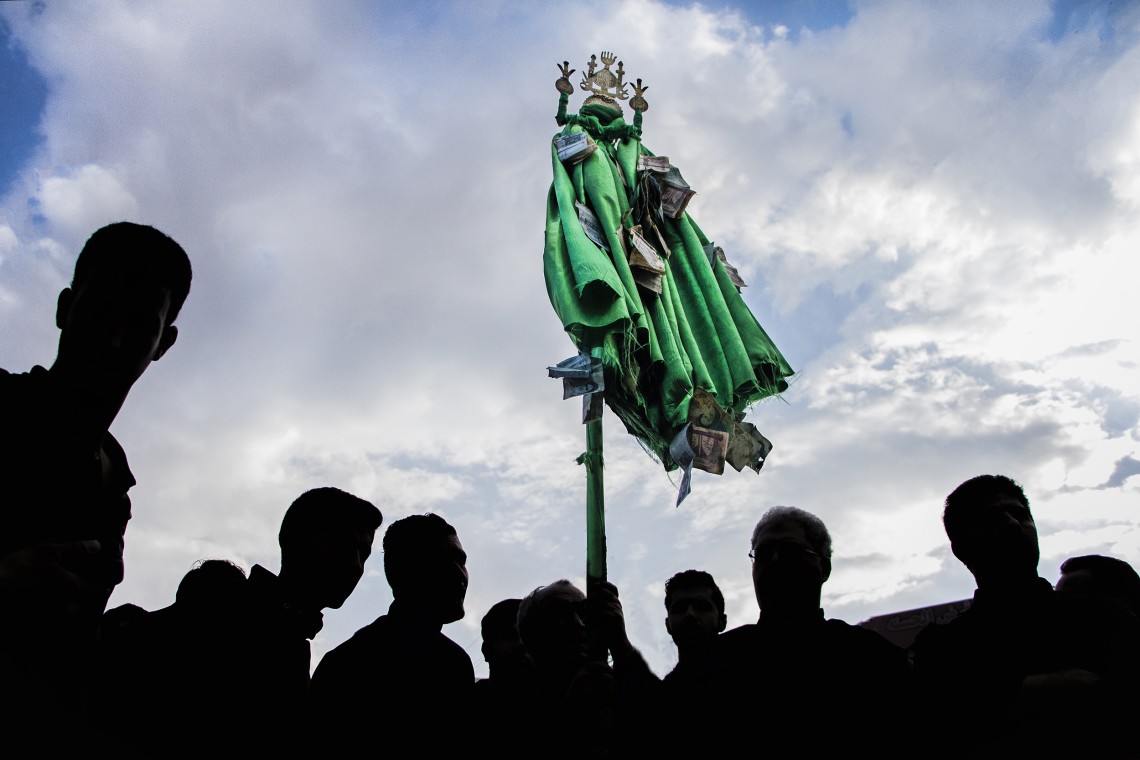 فراخوان ششمین سوگواره عاشورایی عکس هیأت-محمد حسین پاکدل-بخش اصلی -جلسه هیأت