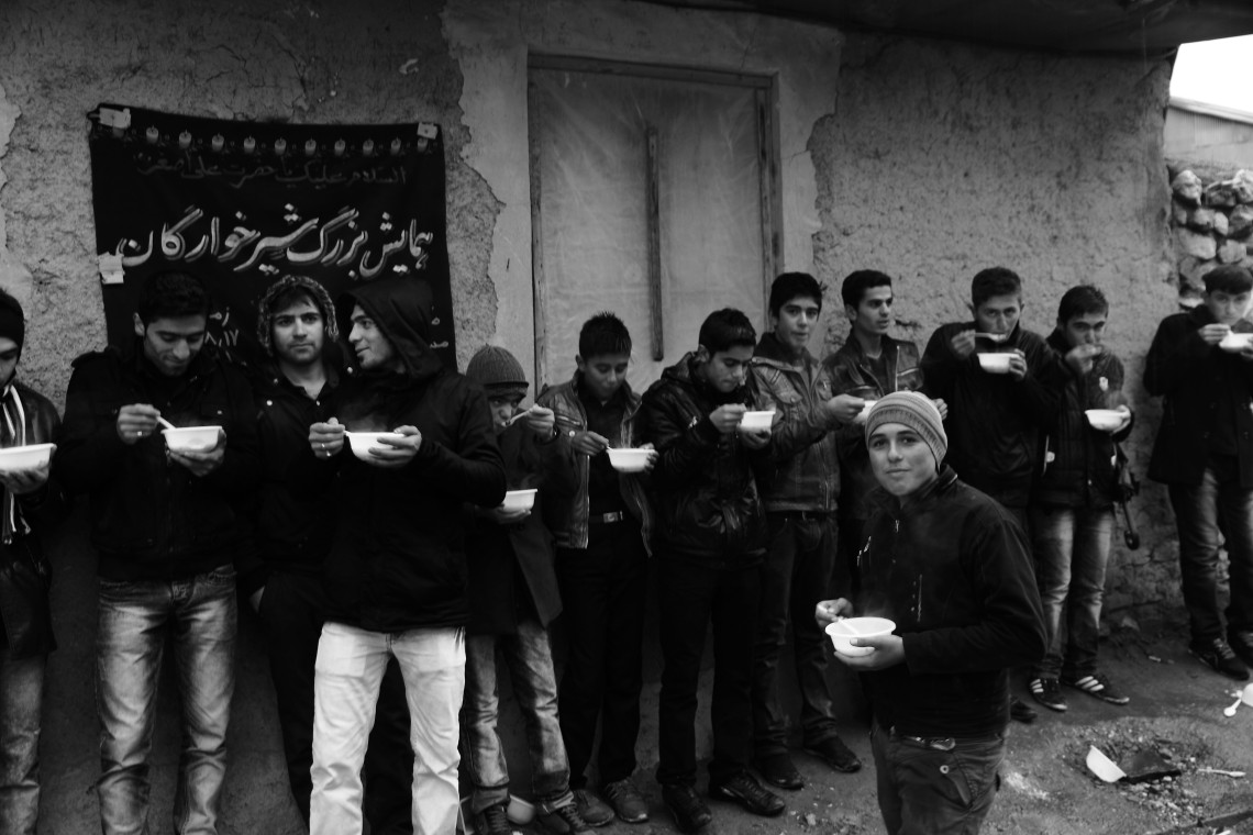 سوگواره دوم-عکس 16-جاوید خدمتی-جلسه هیأت فضای بیرونی 