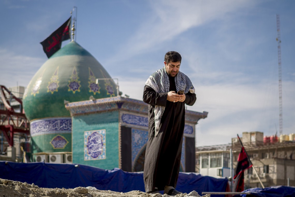 سوگواره پنجم-عکس 17-محمود صادقی-پیاده روی اربعین از نجف تا کربلا