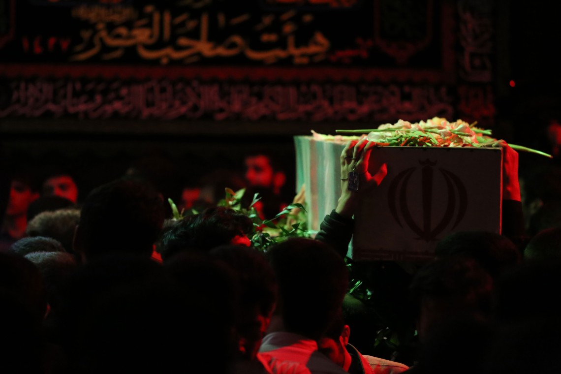 سوگواره پنجم-عکس 20-مسعود مهراد-جلسه هیأت فضای بیرونی