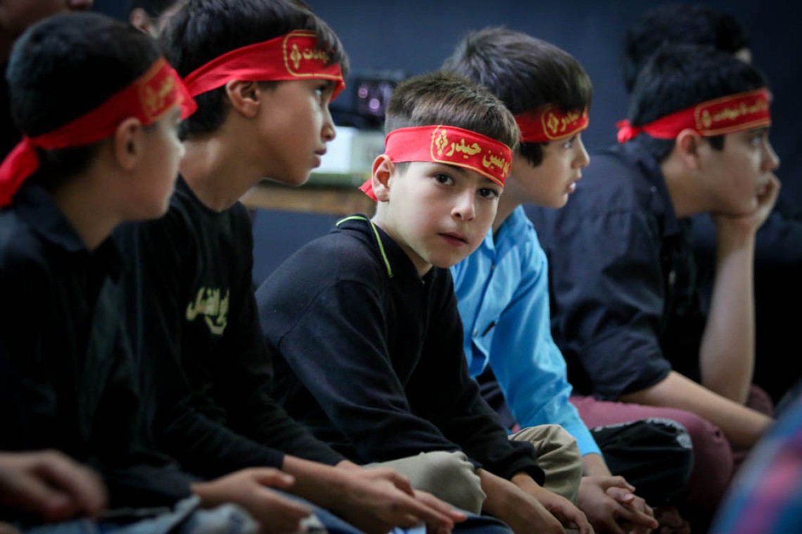 سوگواره پنجم-عکس 14-علی رستمی-جلسه هیأت فضای بیرونی