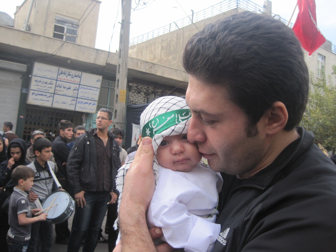 سوگواره دوم-عکس 6-محمود حمیدی-جلسه هیأت فضای داخلی