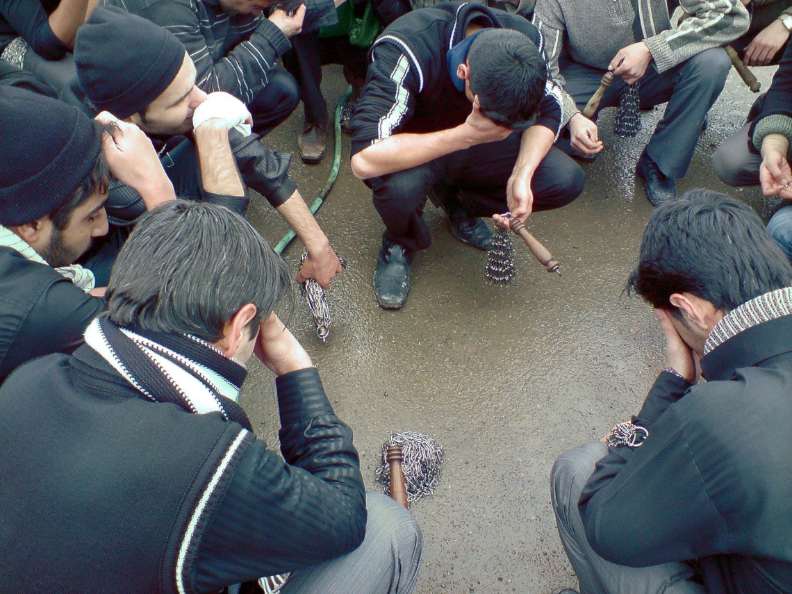 سوگواره دوم-عکس 1-موسی علی نژاد-جلسه هیأت فضای داخلی