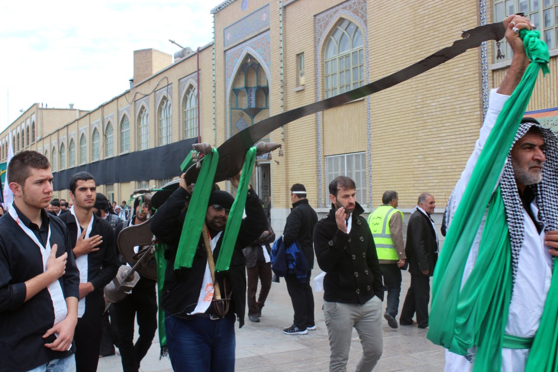 سوگواره دوم-عکس 2-علیرضا قربان زاده سوار-جلسه هیأت فضای داخلی