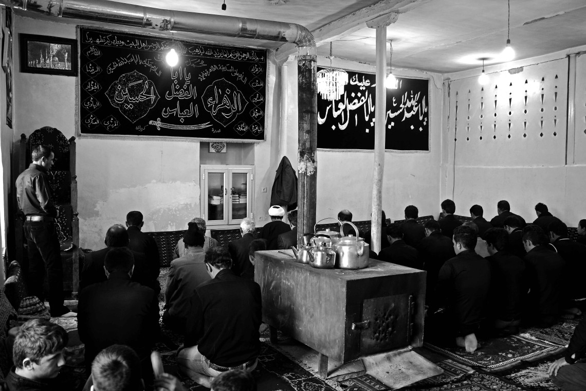 سوگواره دوم-عکس 13-مجید خالقی مقدم-جلسه هیأت فضای داخلی