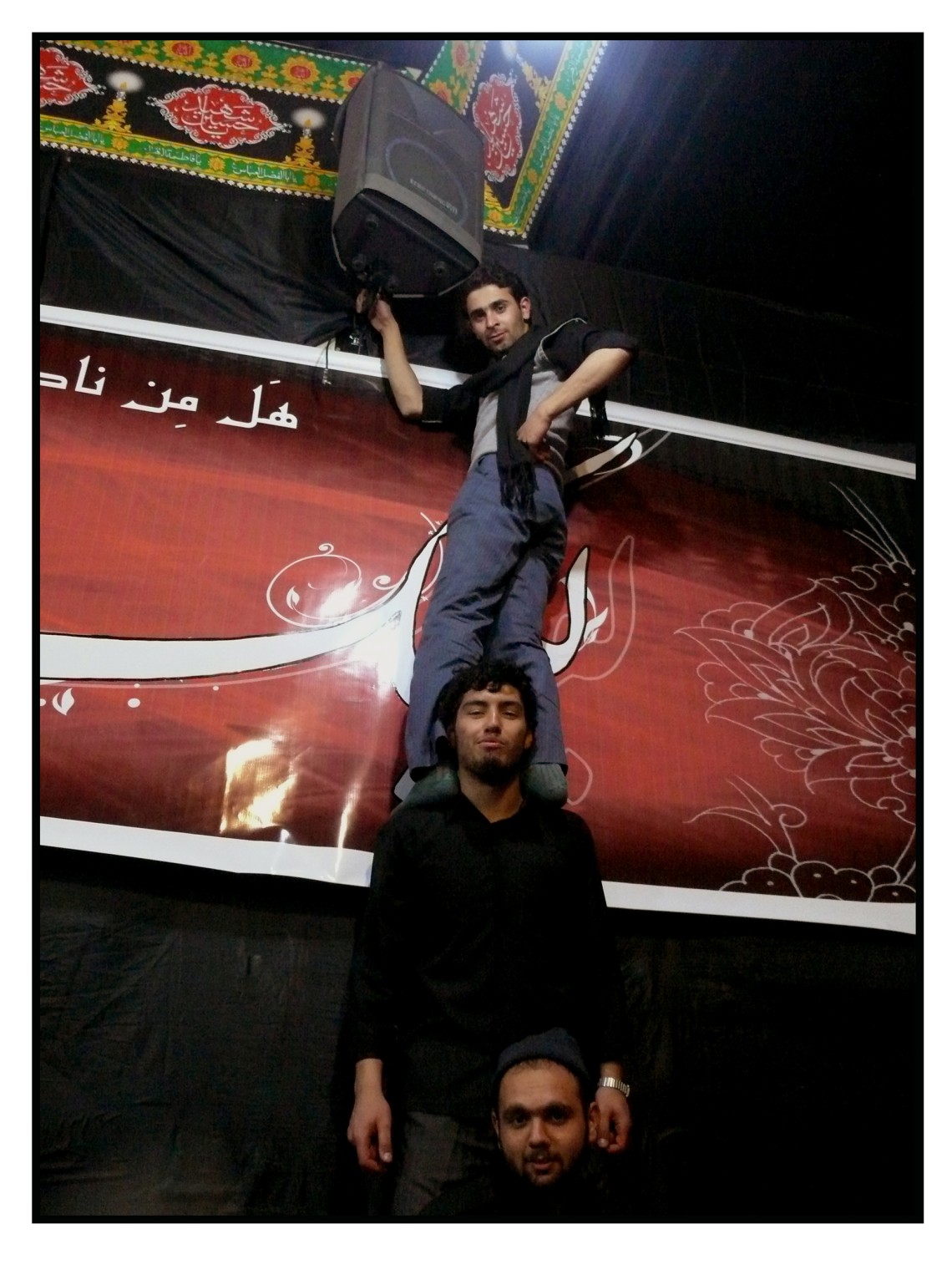 سوگواره دوم-عکس 3-حبیب احسنی-جلسه هیأت یادبود