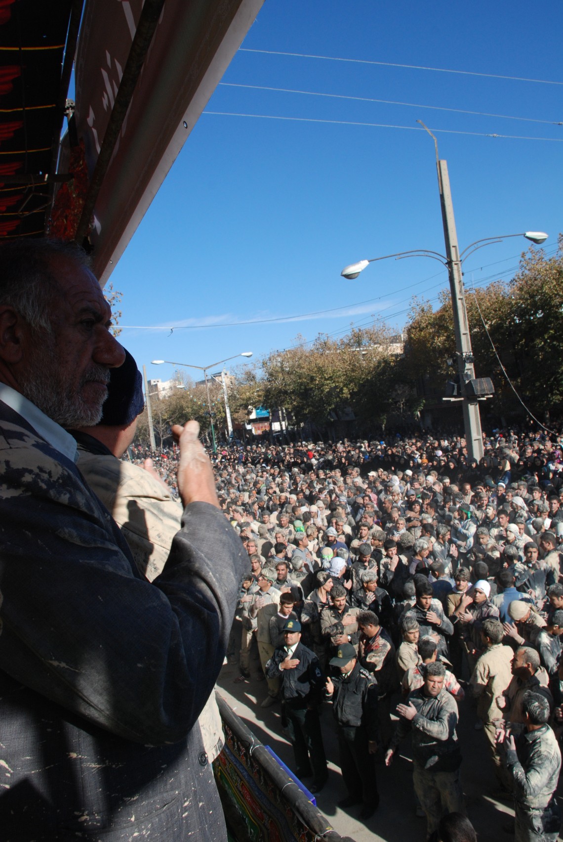 سوگواره دوم-عکس 13-سید لطفعلی رادخانه-جلسه هیأت فضای داخلی