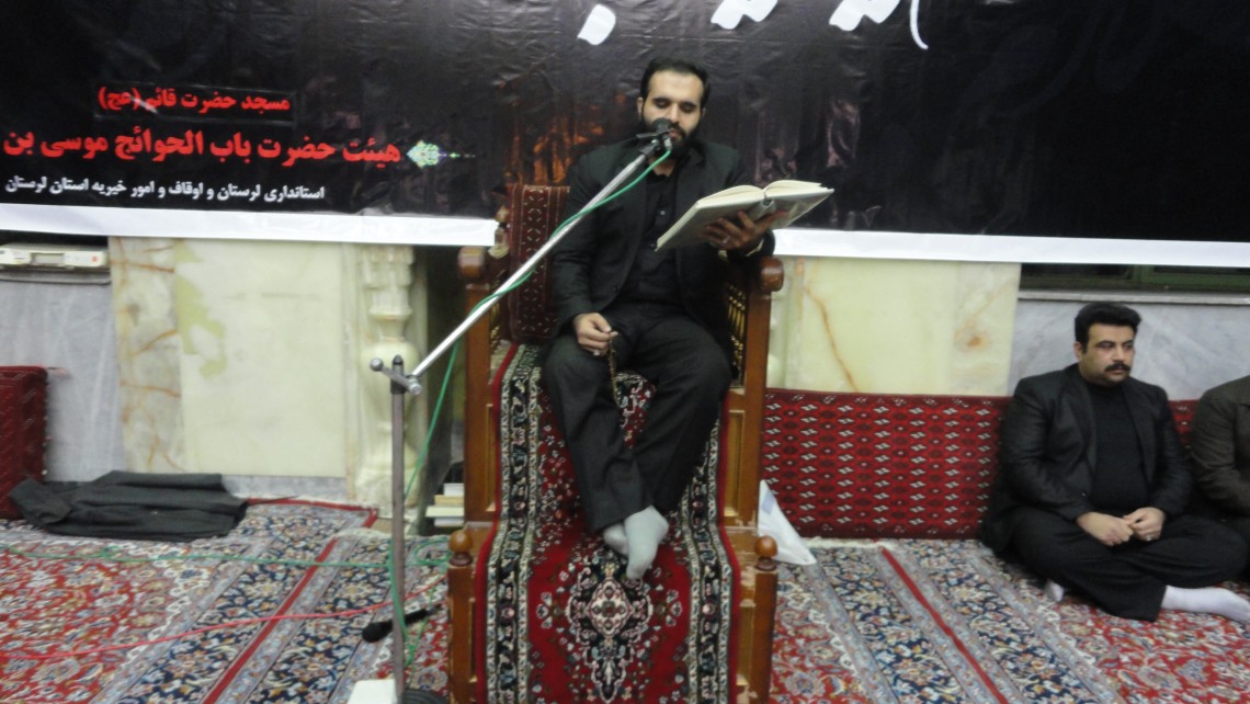 سوگواره اول-عکس 20-مسعود زندی شیرازی-جلسه هیأت فضای بیرونی